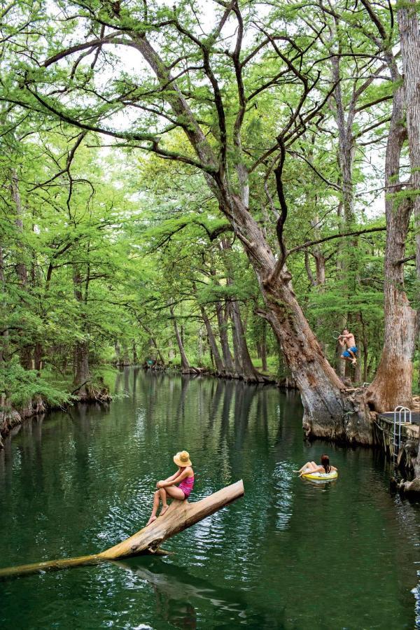 Hill Country Haute N Haus Relax And Renew Fischer Eksteriør bilde