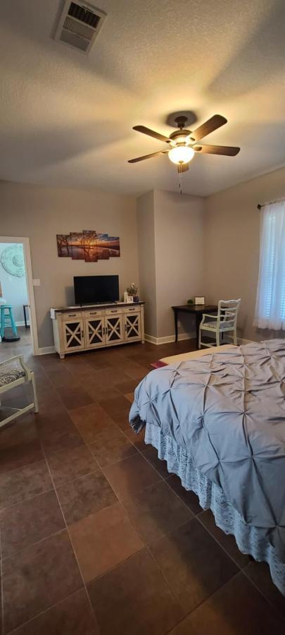 Hill Country Haute N Haus Relax And Renew Fischer Eksteriør bilde